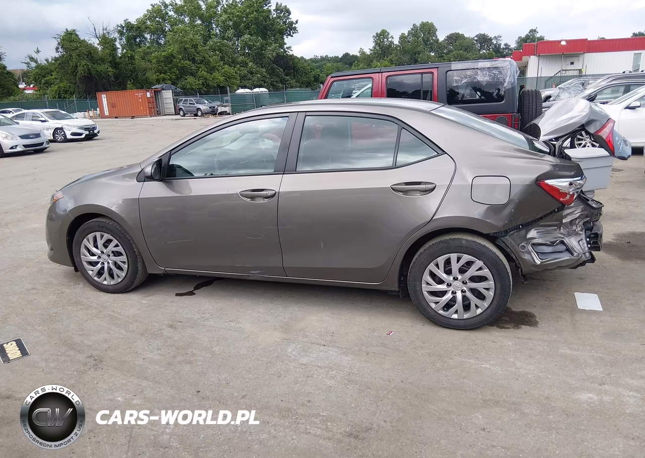 2018 Toyota Corolla Le VIN:2T1BURHE3JC119802 - 15