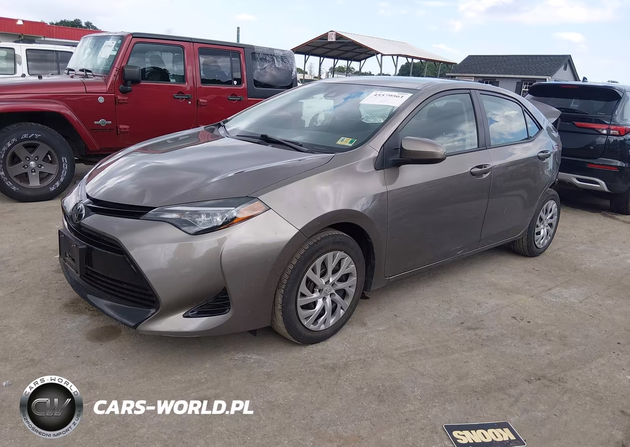 2018 Toyota Corolla Le VIN:2T1BURHE3JC119802 - 2
