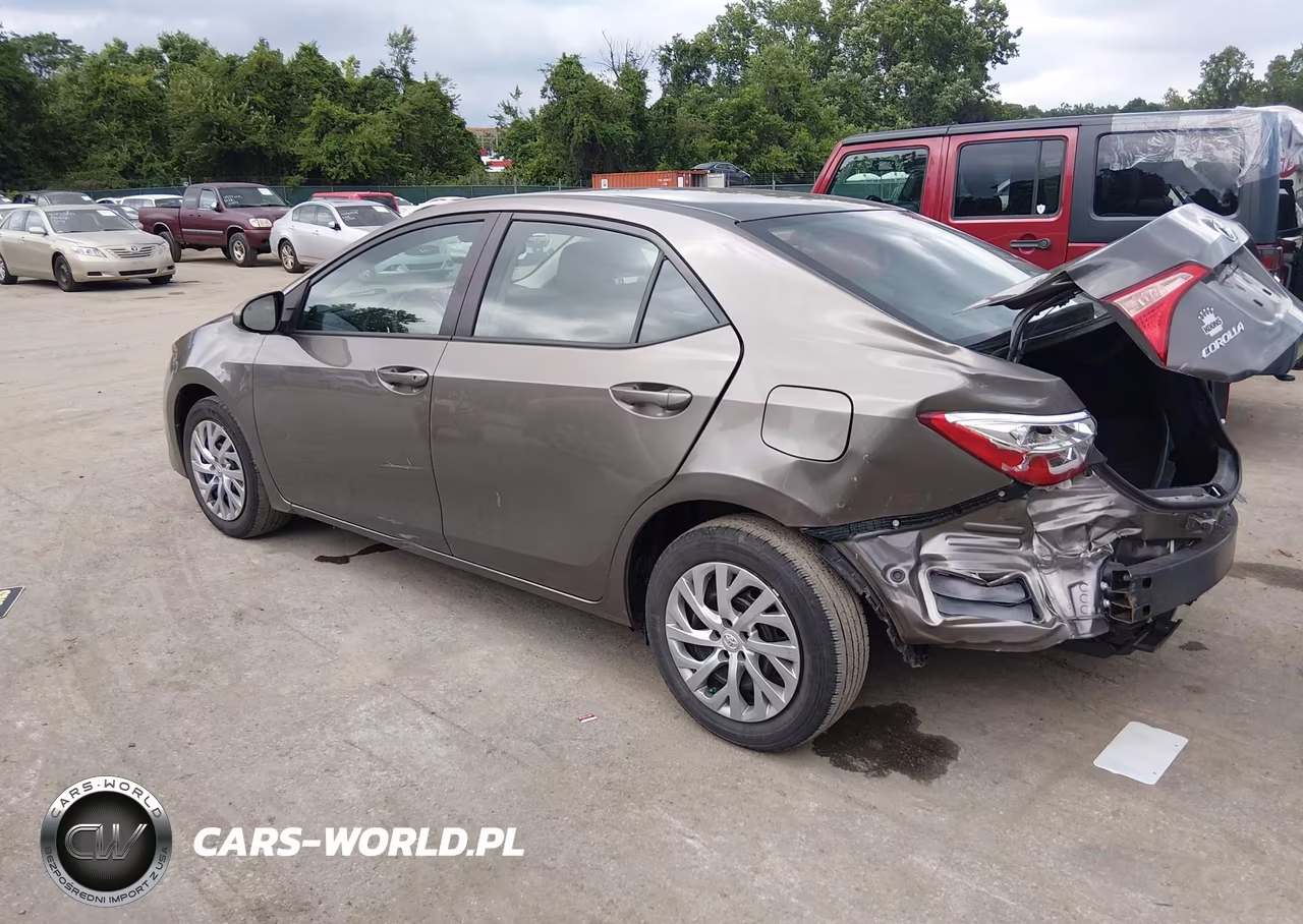 2018 Toyota Corolla Le VIN:2T1BURHE3JC119802 - 3