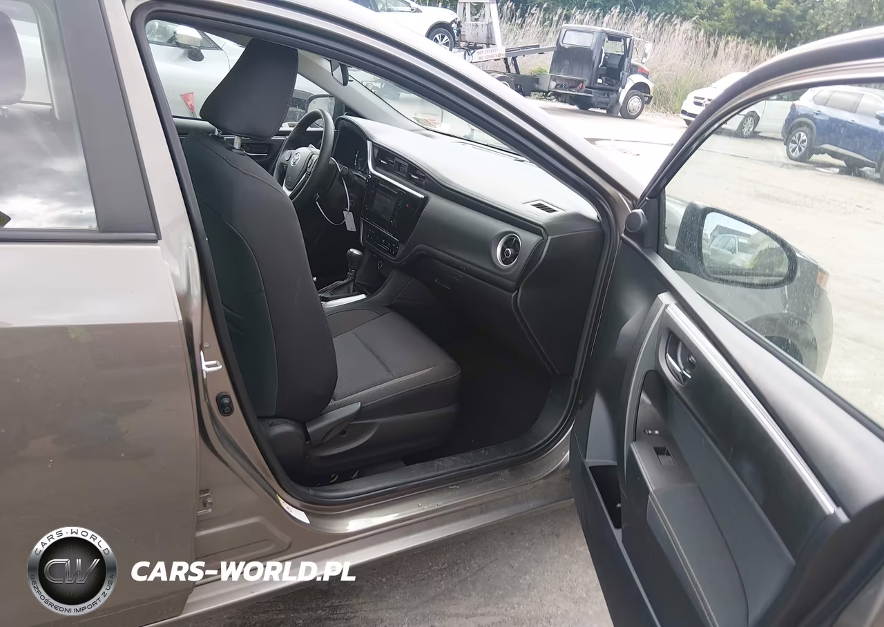 2018 Toyota Corolla Le VIN:2T1BURHE3JC119802 - 5