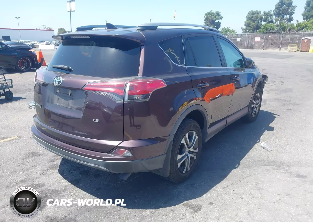 2018 Toyota Rav4 Le VIN:2T3ZFREVXJW429125 - 4