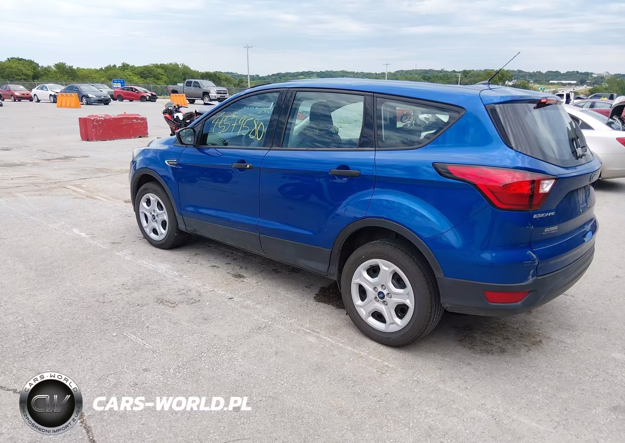 2019 Ford Escape S VIN:1FMCU0F70KUB86118 - 3