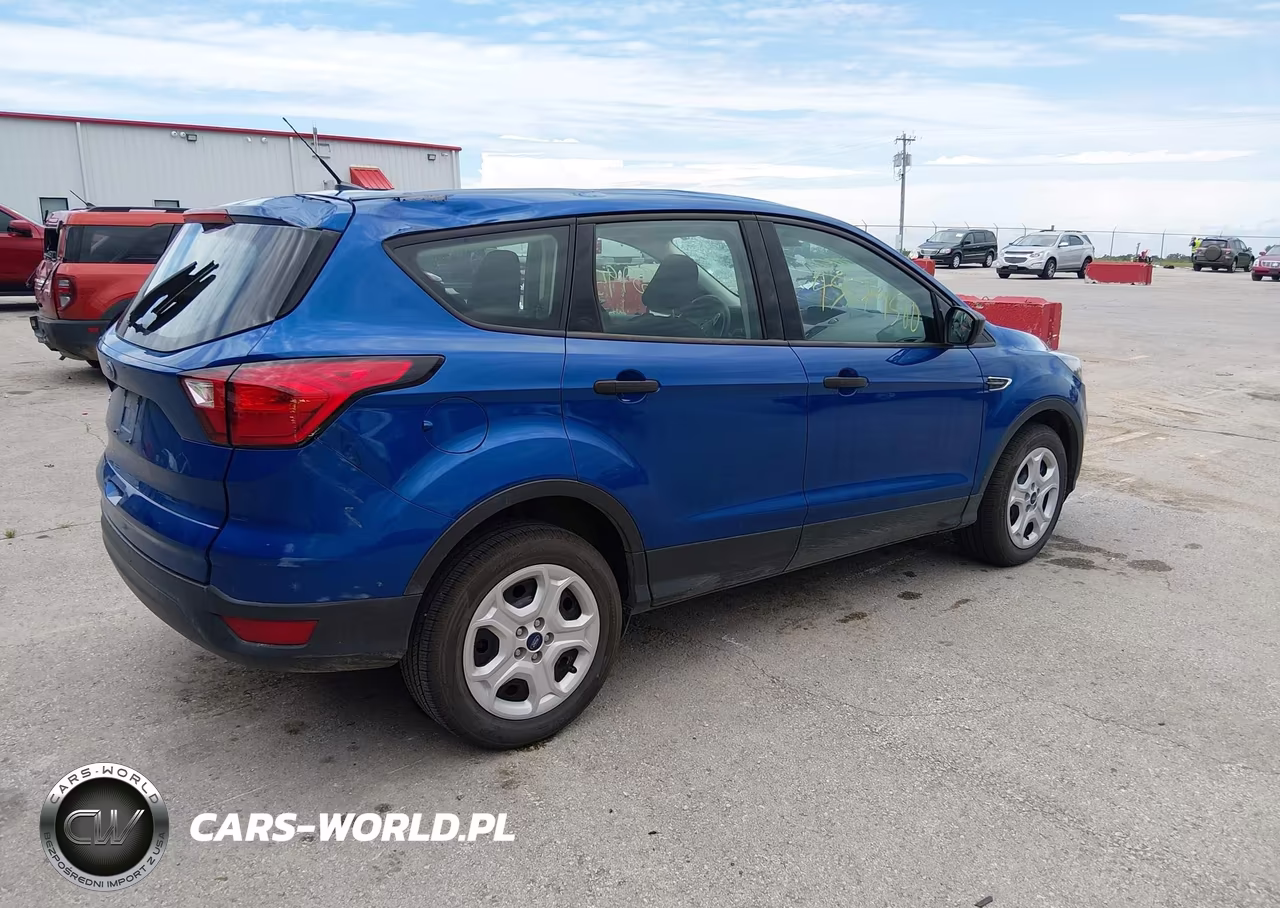 2019 Ford Escape S VIN:1FMCU0F70KUB86118 - 4