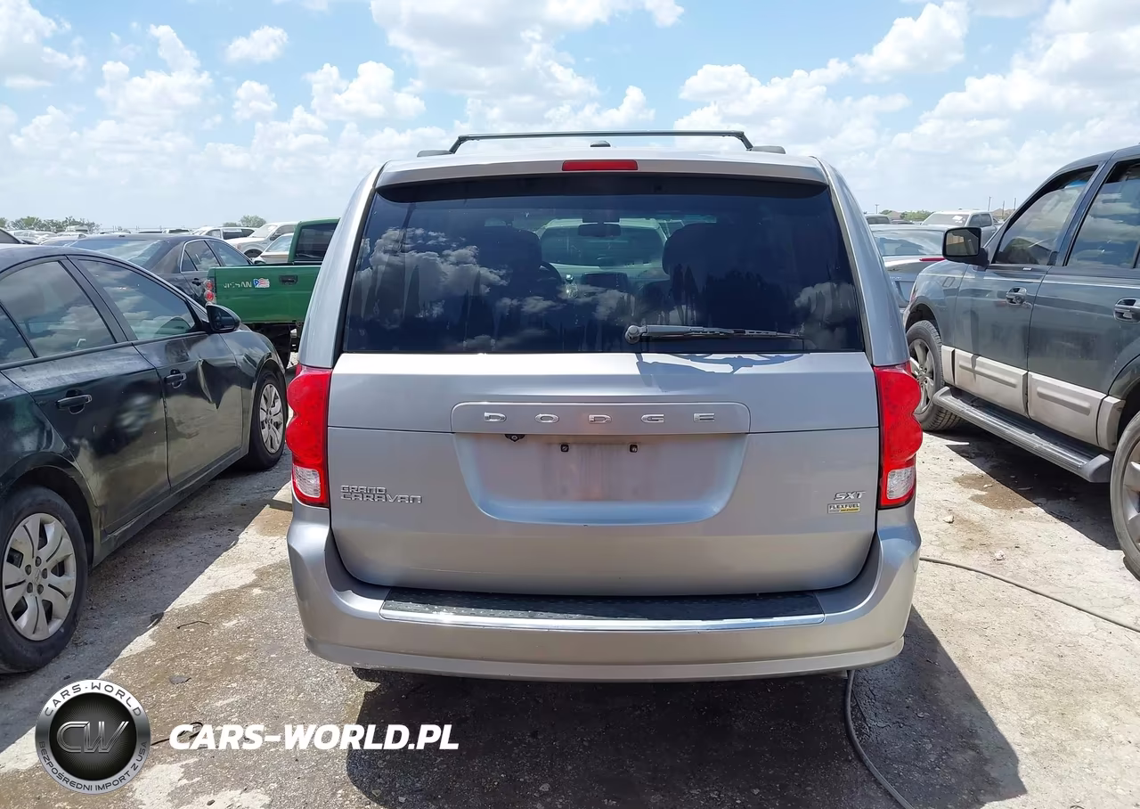 2018 Dodge Grand Caravan Sxt VIN:2C4RDGCGXJR240337 - 16