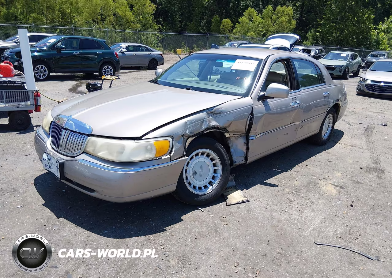 2000 Lincoln Town Car Executive VIN:1LNHM81W9YY914300 - 2