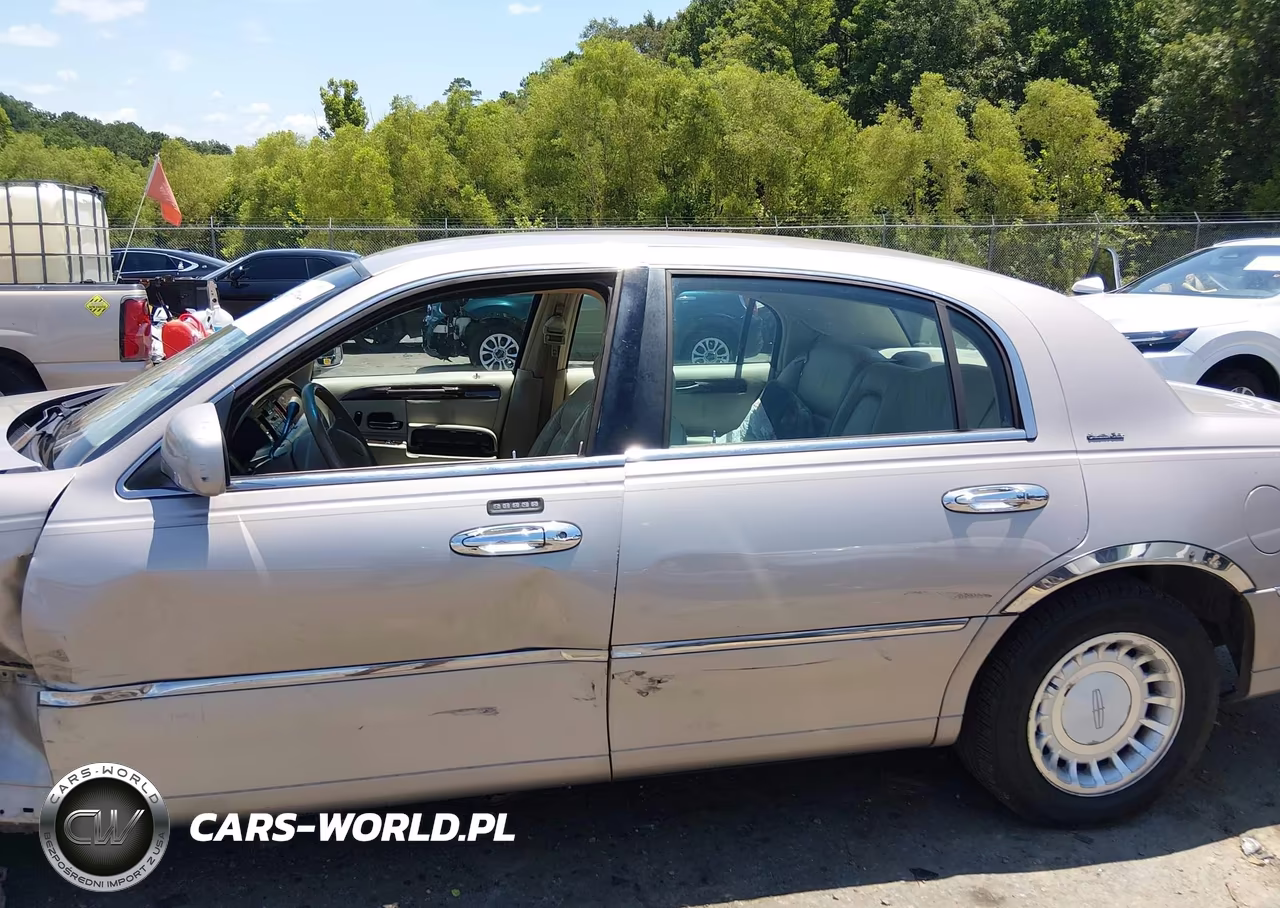 2000 Lincoln Town Car Executive VIN:1LNHM81W9YY914300 - 6