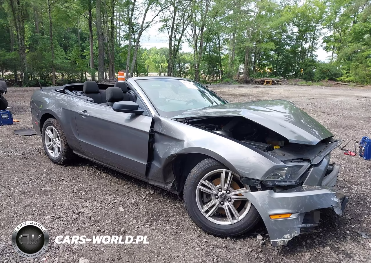 2014 Ford Mustang V6
