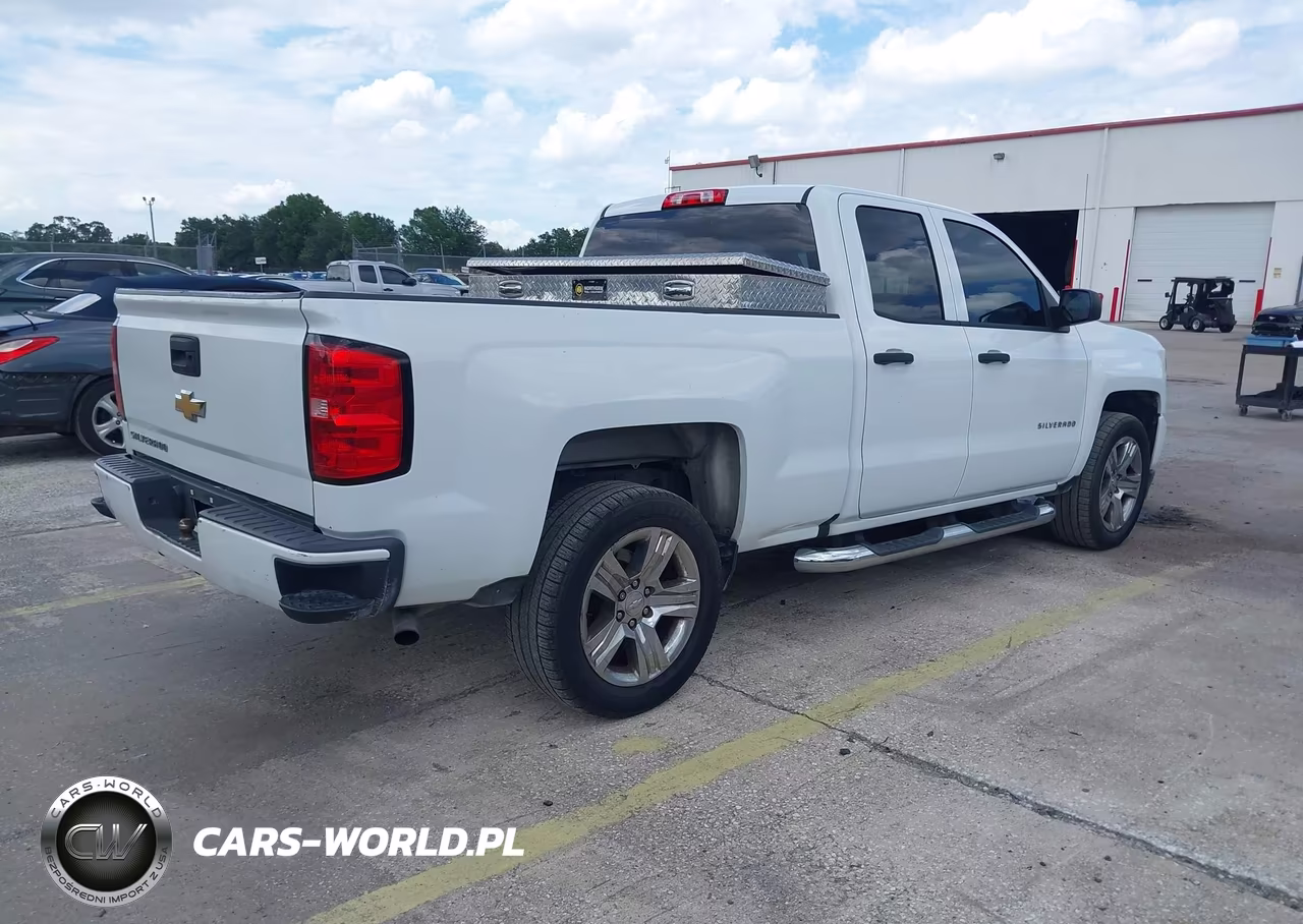 2017 Chevrolet Silverado 1500 Custom VIN:1GCRCPEH5HZ284612 - 4