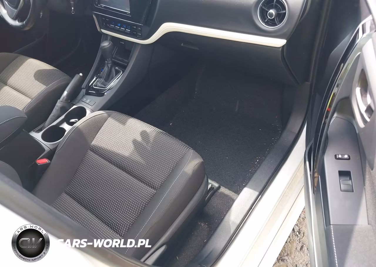 2017 Toyota Corolla Im VIN:JTNKARJE8HJ552691 - 5
