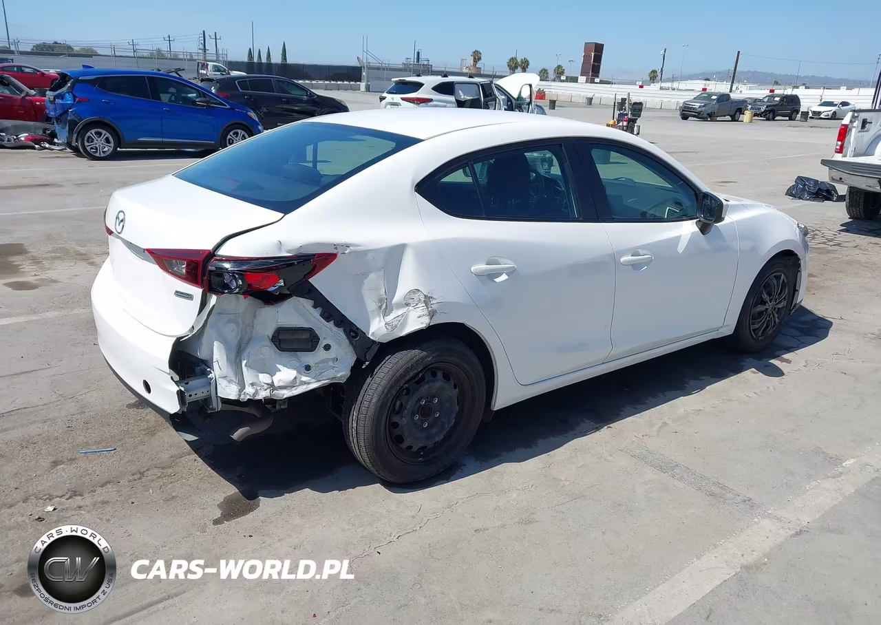 2017 Mazda Mazda3 Sport VIN:3MZBN1U79HM107030 - 4