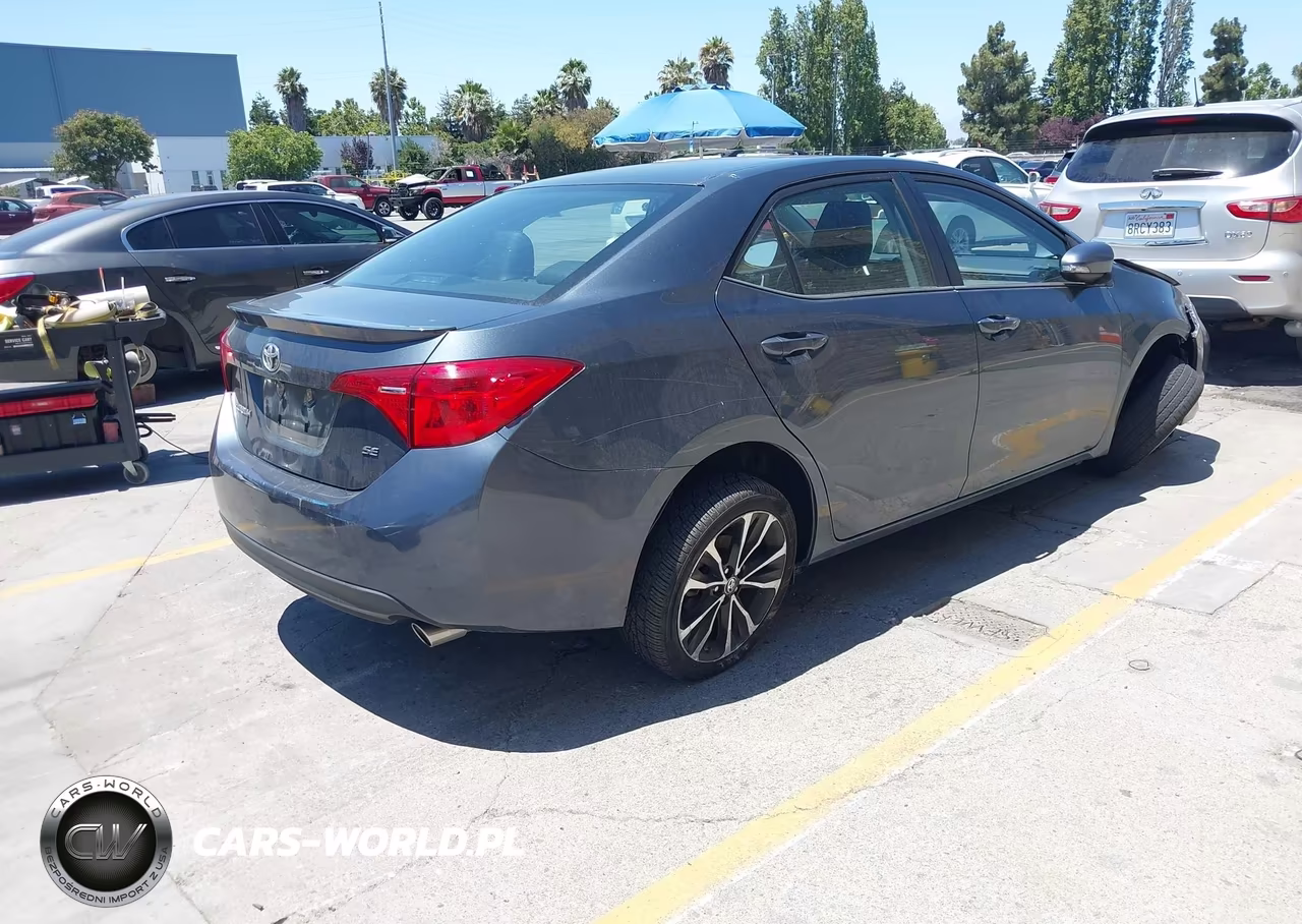 2018 Toyota Corolla Se VIN:2T1BURHEXJC066399 - 4