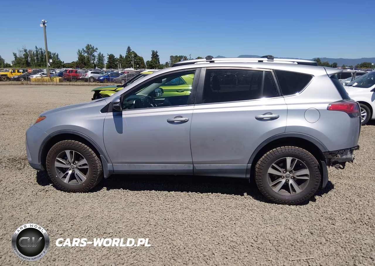 2017 Toyota Rav4 Xle VIN:2T3RFREV2HW687617 - 15