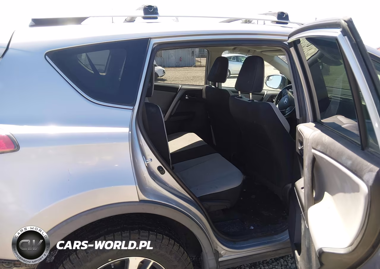 2017 Toyota Rav4 Xle VIN:2T3RFREV2HW687617 - 8