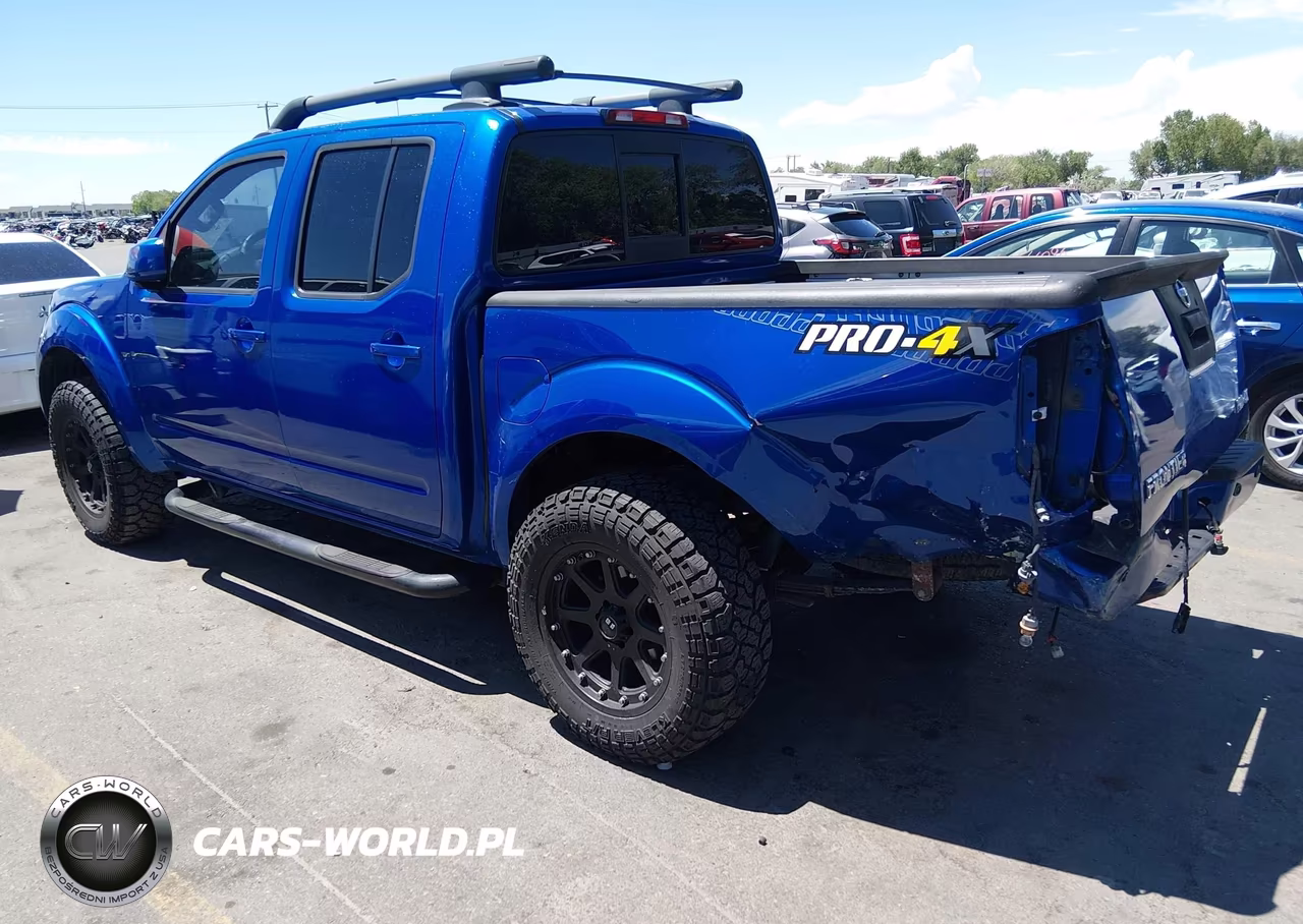 2015 Nissan Frontier Pro-4X-S-Sl-Sv VIN:1N6AD0EV2FN700186 - 3