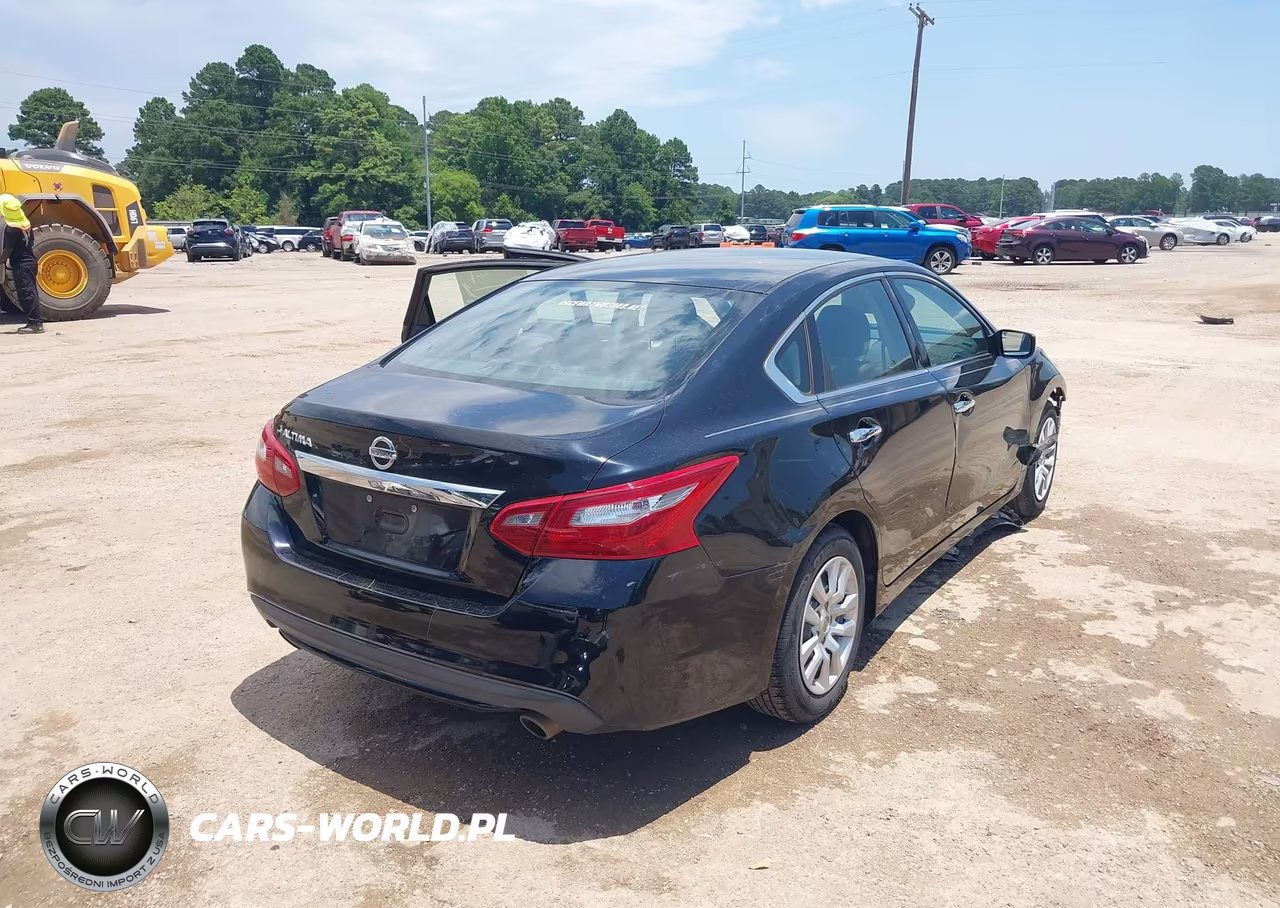 2018 Nissan Altima 2.5 S VIN:1N4AL3AP3JC230579 - 4
