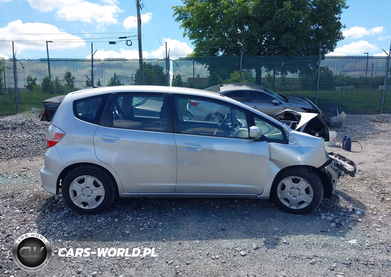 2012 Honda Fit VIN:JHMGE8H38CS000137 - 12