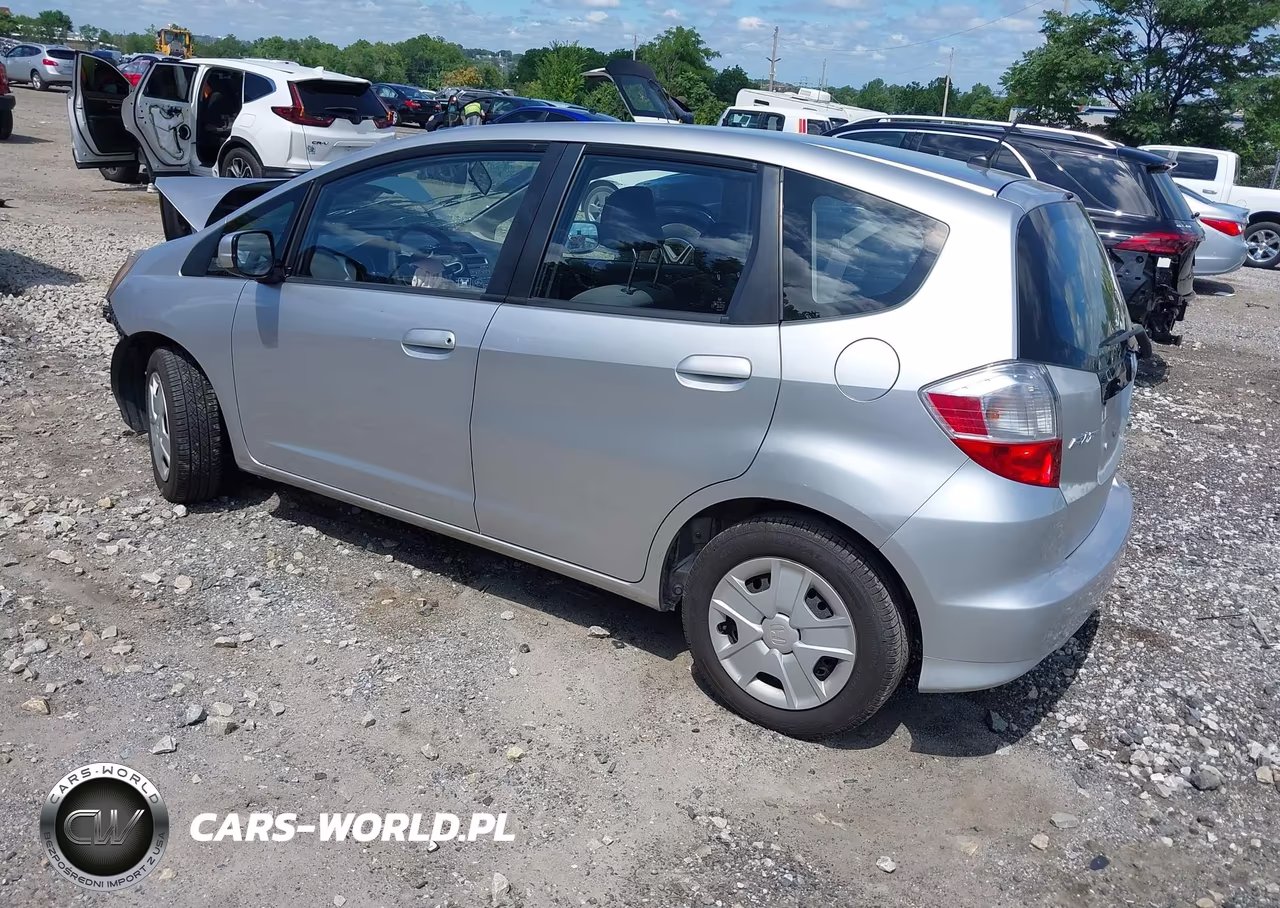 2012 Honda Fit VIN:JHMGE8H38CS000137 - 3