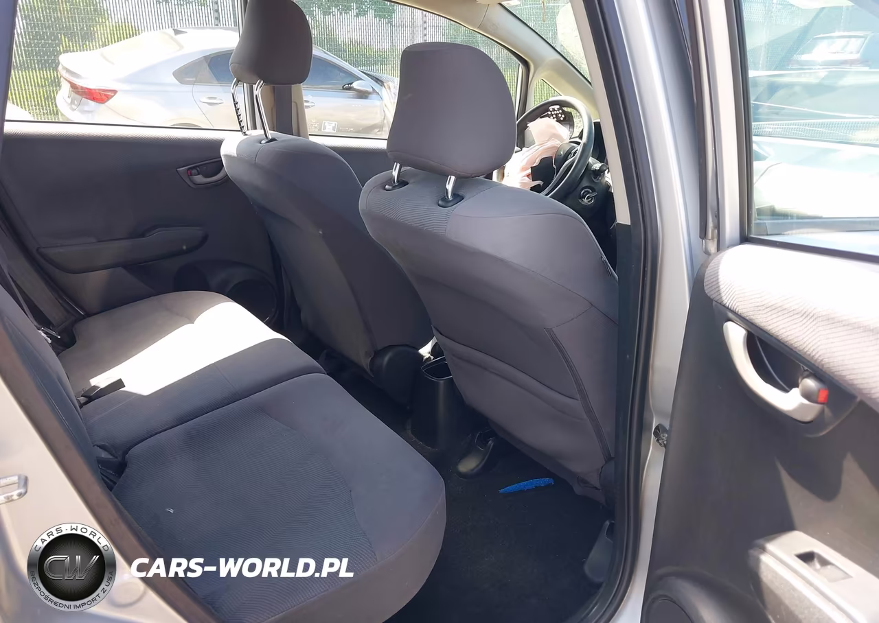 2012 Honda Fit VIN:JHMGE8H38CS000137 - 8