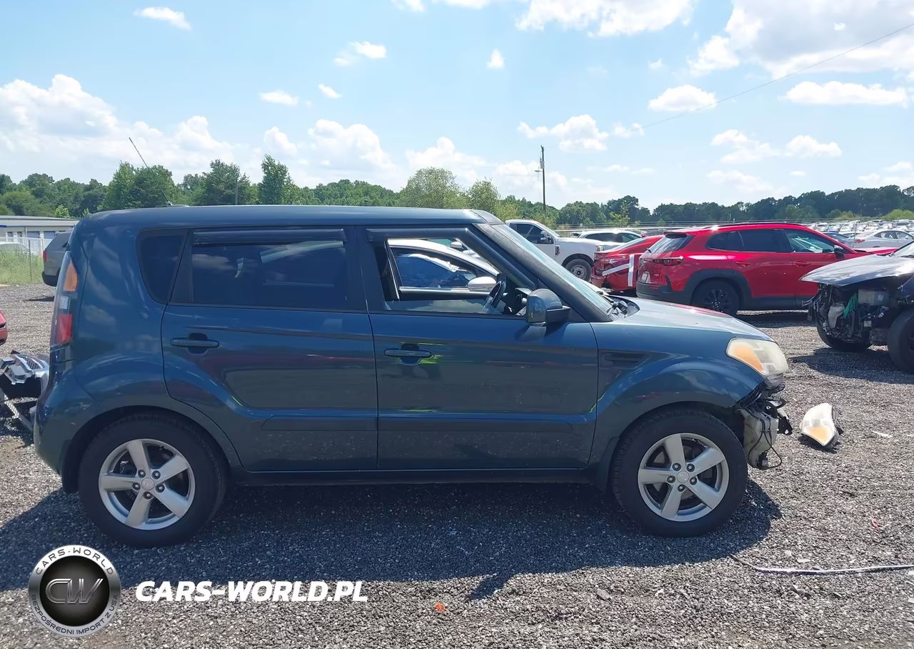 2011 Kia Soul + VIN:KNDJT2A21B7312782 - 14