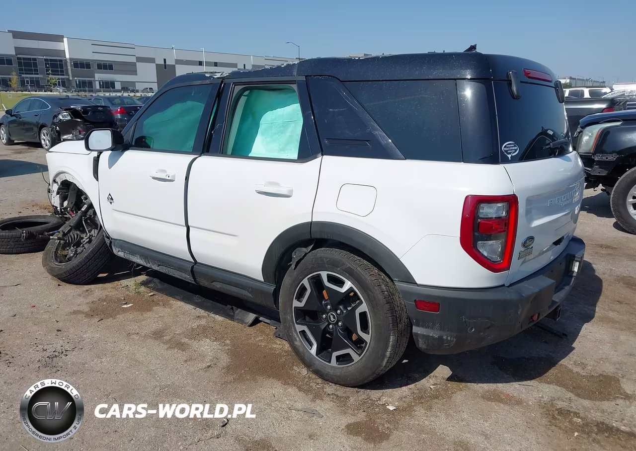 2022 Ford Bronco Sport Outer Banks VIN:3FMCR9C6XNRD64971 - 3