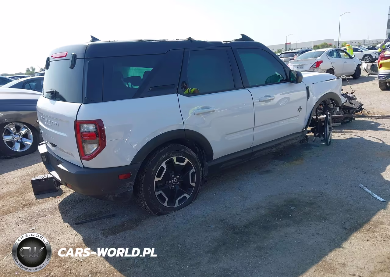 2022 Ford Bronco Sport Outer Banks VIN:3FMCR9C6XNRD64971 - 4