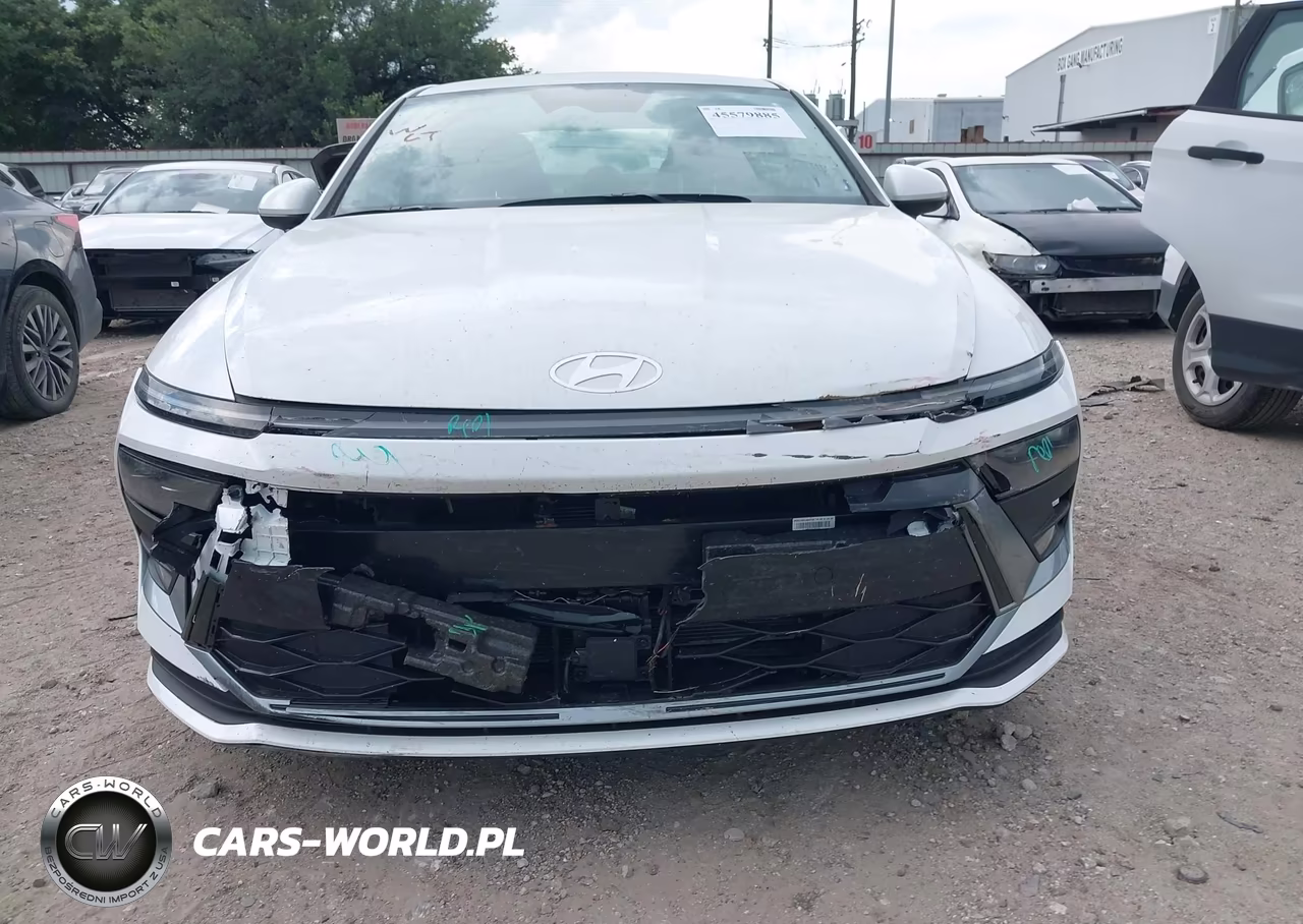 2026 Hyundai Sonata Hybrid Blue VIN:KMHL24JJXTA147975 - 12