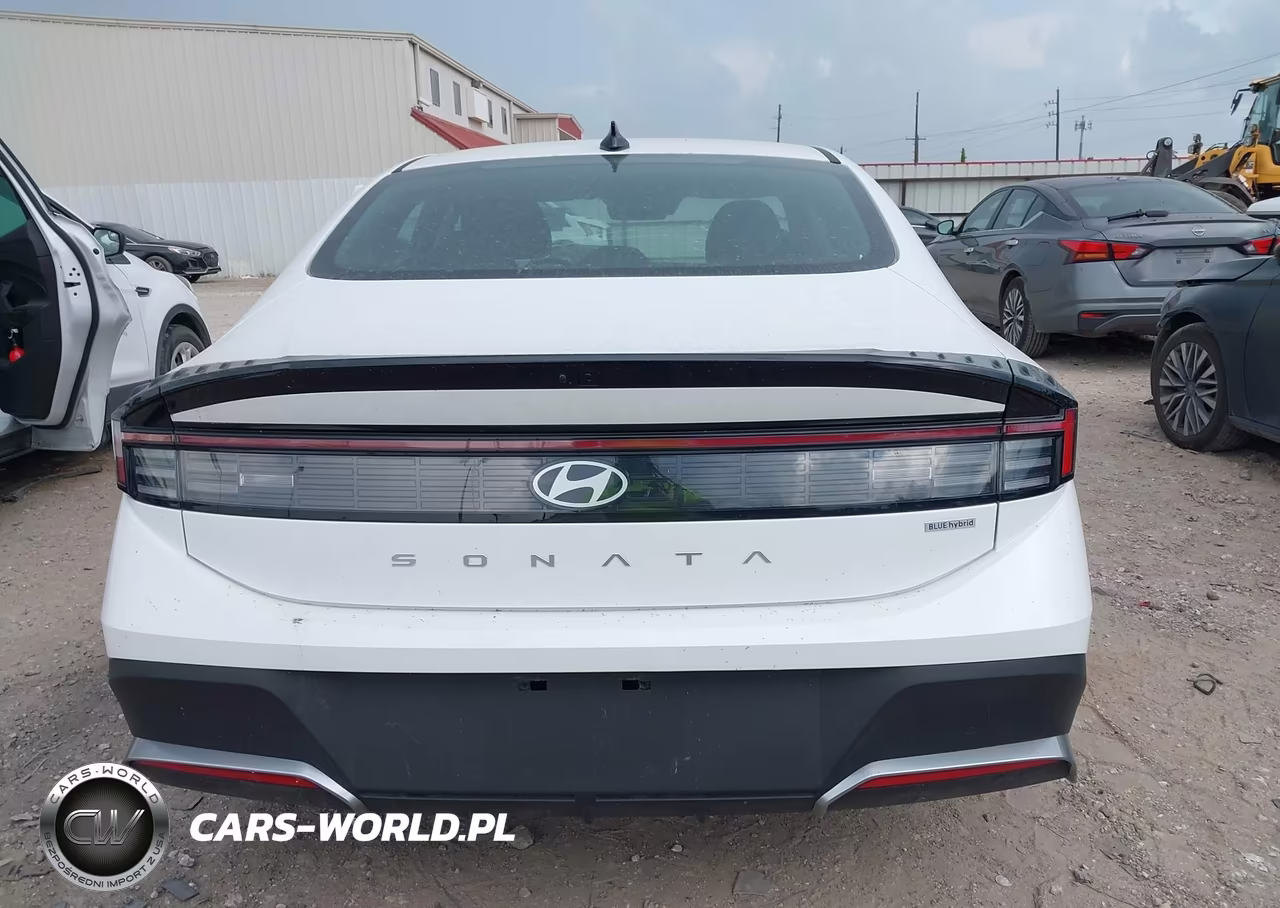 2026 Hyundai Sonata Hybrid Blue VIN:KMHL24JJXTA147975 - 16