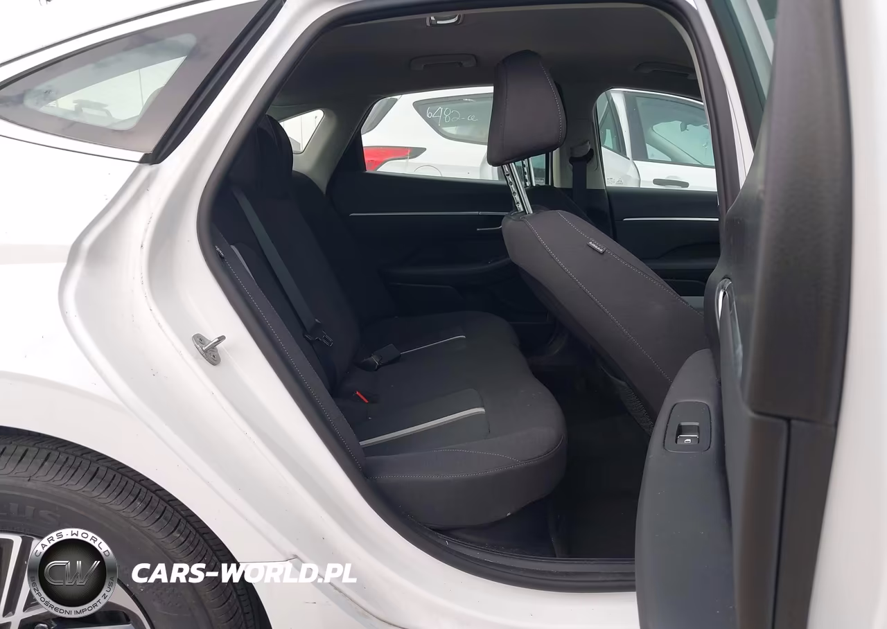 2026 Hyundai Sonata Hybrid Blue VIN:KMHL24JJXTA147975 - 8