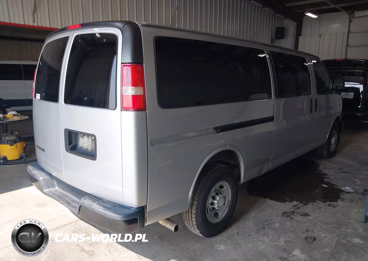 2017 Chevrolet Express 3500 Ls VIN:1GAZGNFG0H1293482 - 4