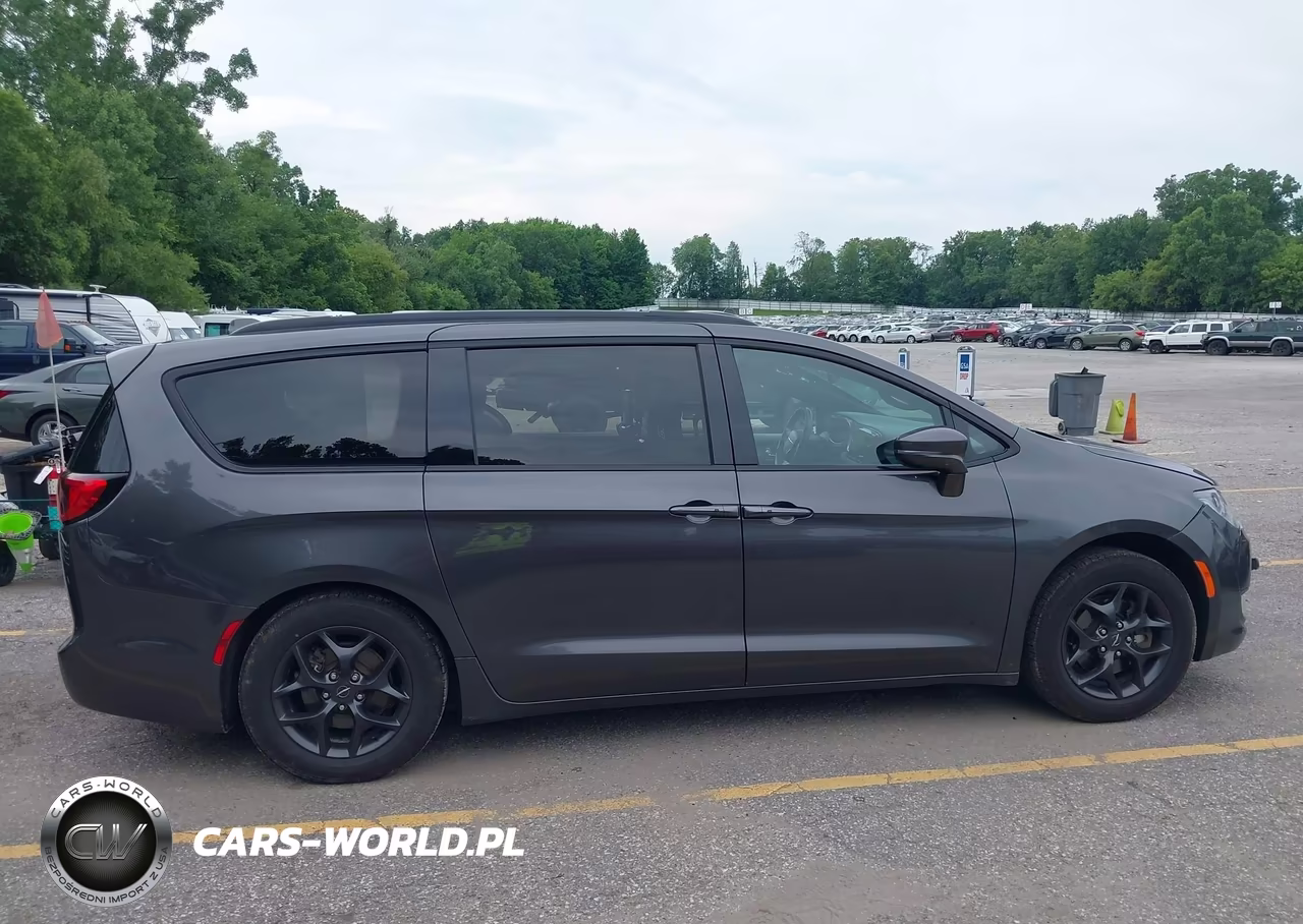 2019 Chrysler Pacifica Limited VIN:2C4RC1GG6KR698436 - 13