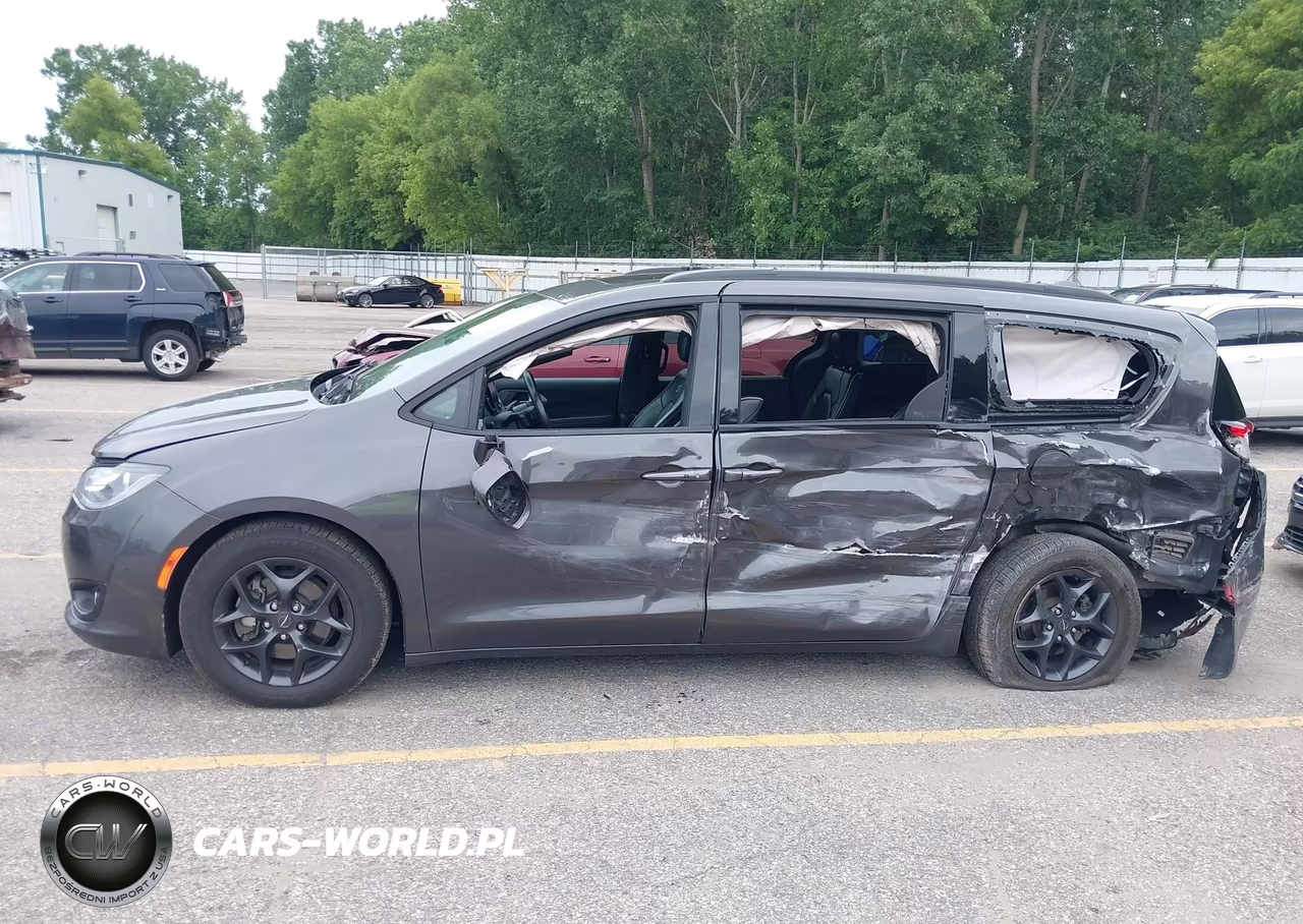 2019 Chrysler Pacifica Limited VIN:2C4RC1GG6KR698436 - 14