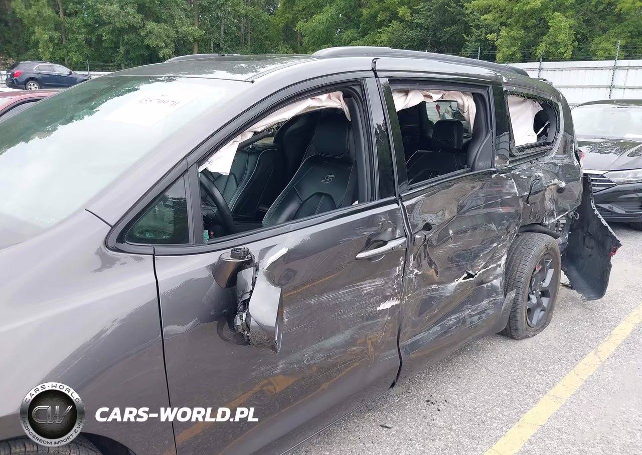 2019 Chrysler Pacifica Limited VIN:2C4RC1GG6KR698436 - 6