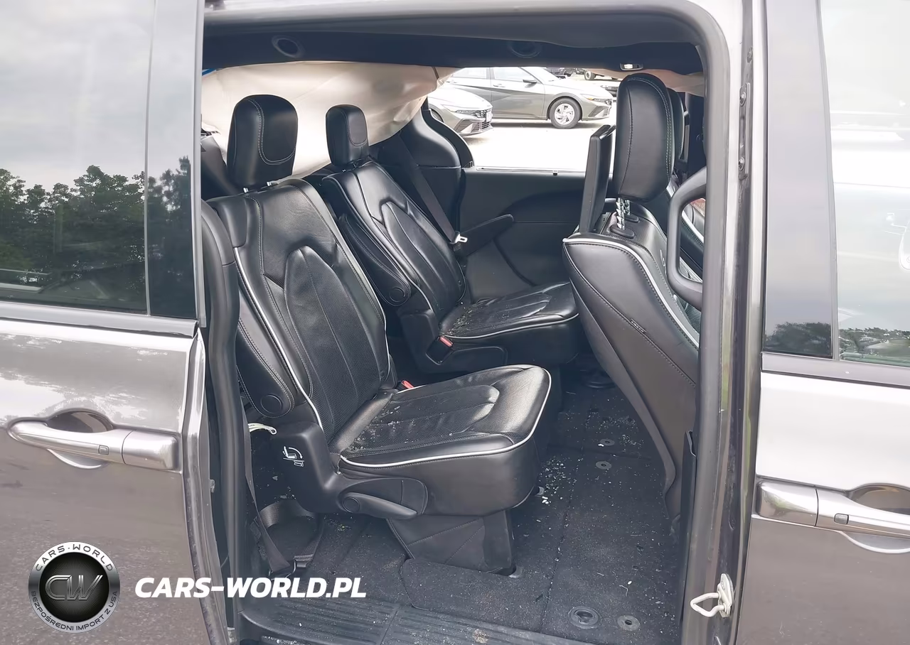 2019 Chrysler Pacifica Limited VIN:2C4RC1GG6KR698436 - 8
