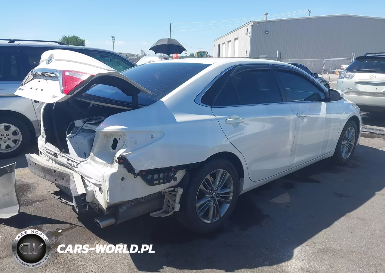 2017 Toyota Camry Se VIN:4T1BF1FK2HU403323 - 4