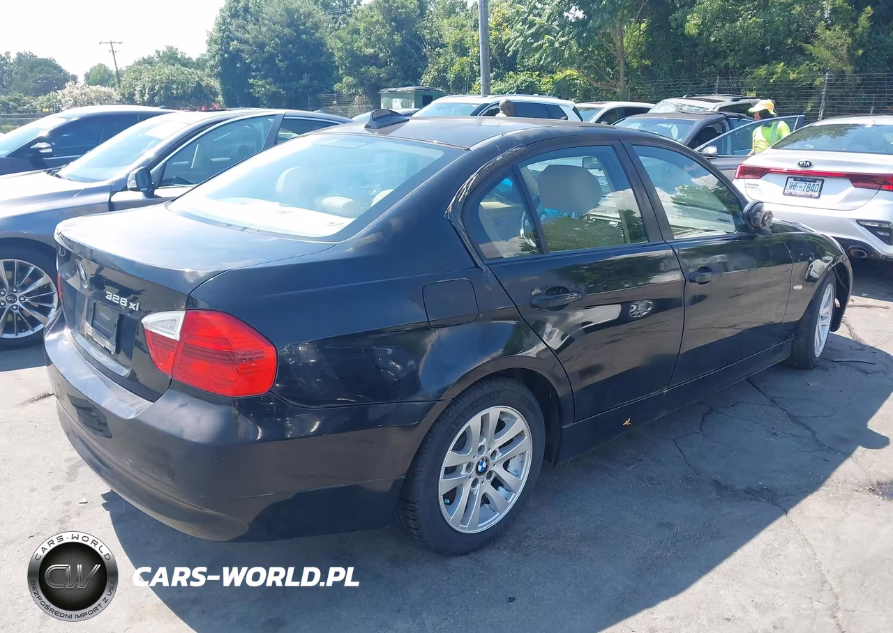 2007 BMW 328Xi VIN:WBAVC93557KX58954 - 4