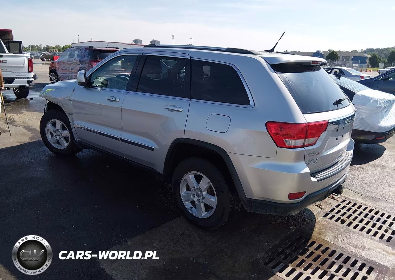 2013 Jeep Grand Cherokee Laredo VIN:1C4RJFAG7DC548455 - 3