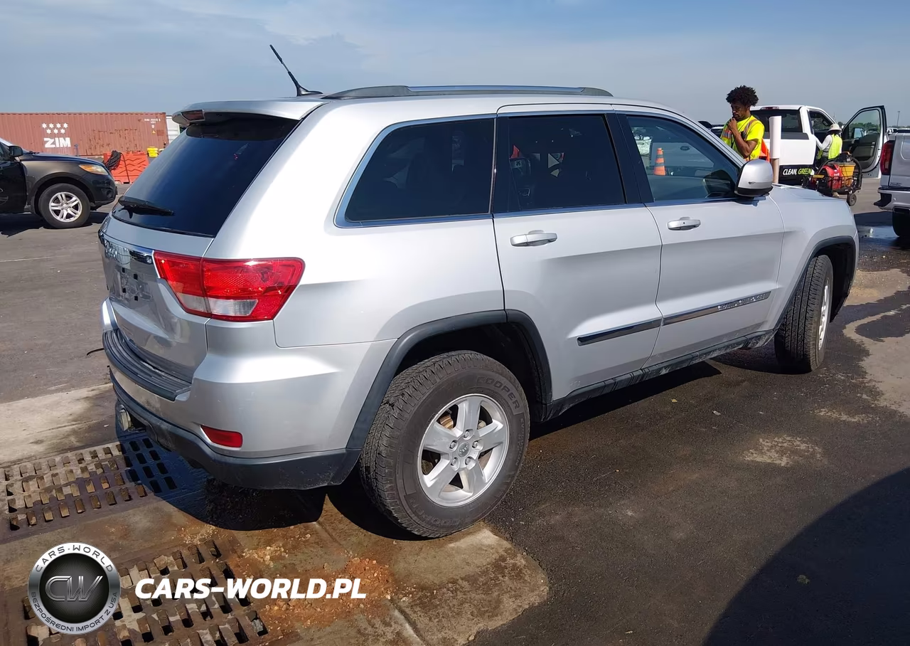 2013 Jeep Grand Cherokee Laredo VIN:1C4RJFAG7DC548455 - 4