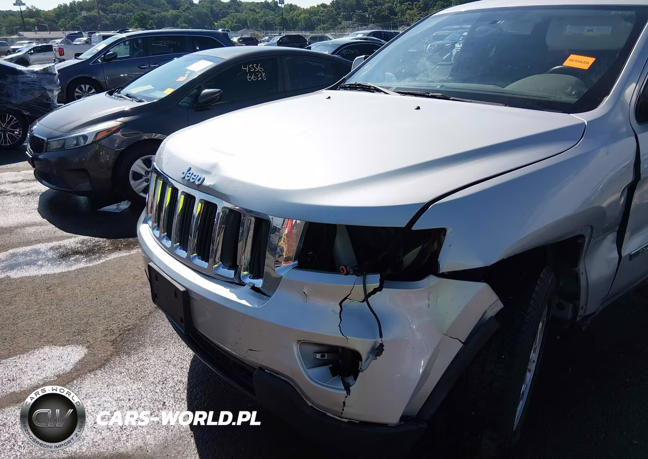 2013 Jeep Grand Cherokee Laredo VIN:1C4RJFAG7DC548455 - 6