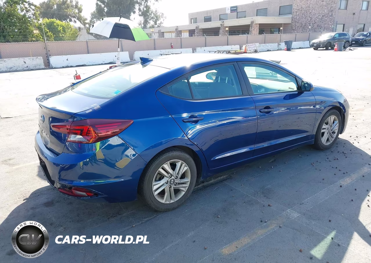 2019 Hyundai Elantra Sel VIN:5NPD84LF7KH465186 - 4
