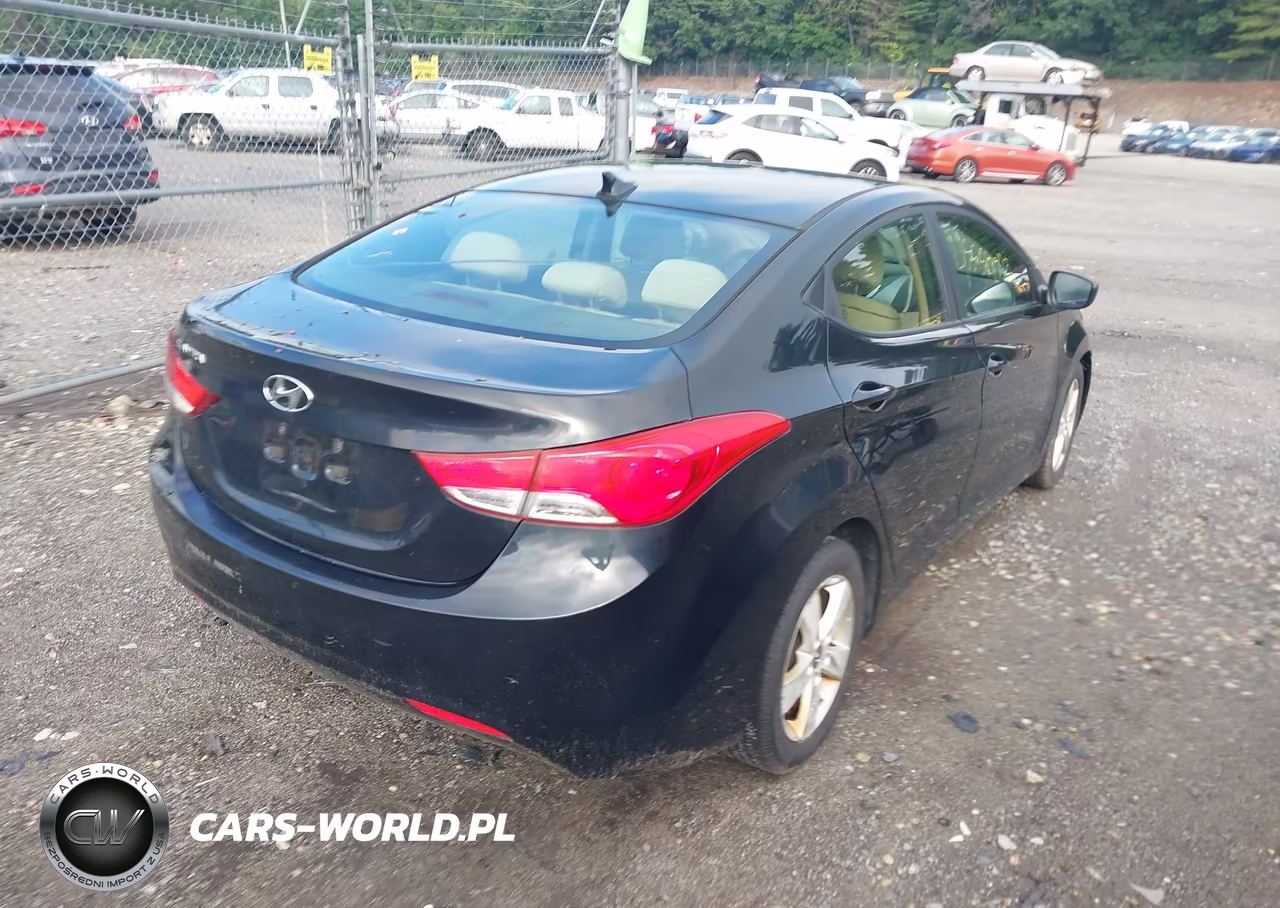2012 Hyundai Elantra Gls VIN:5NPDH4AE5CH109556 - 4