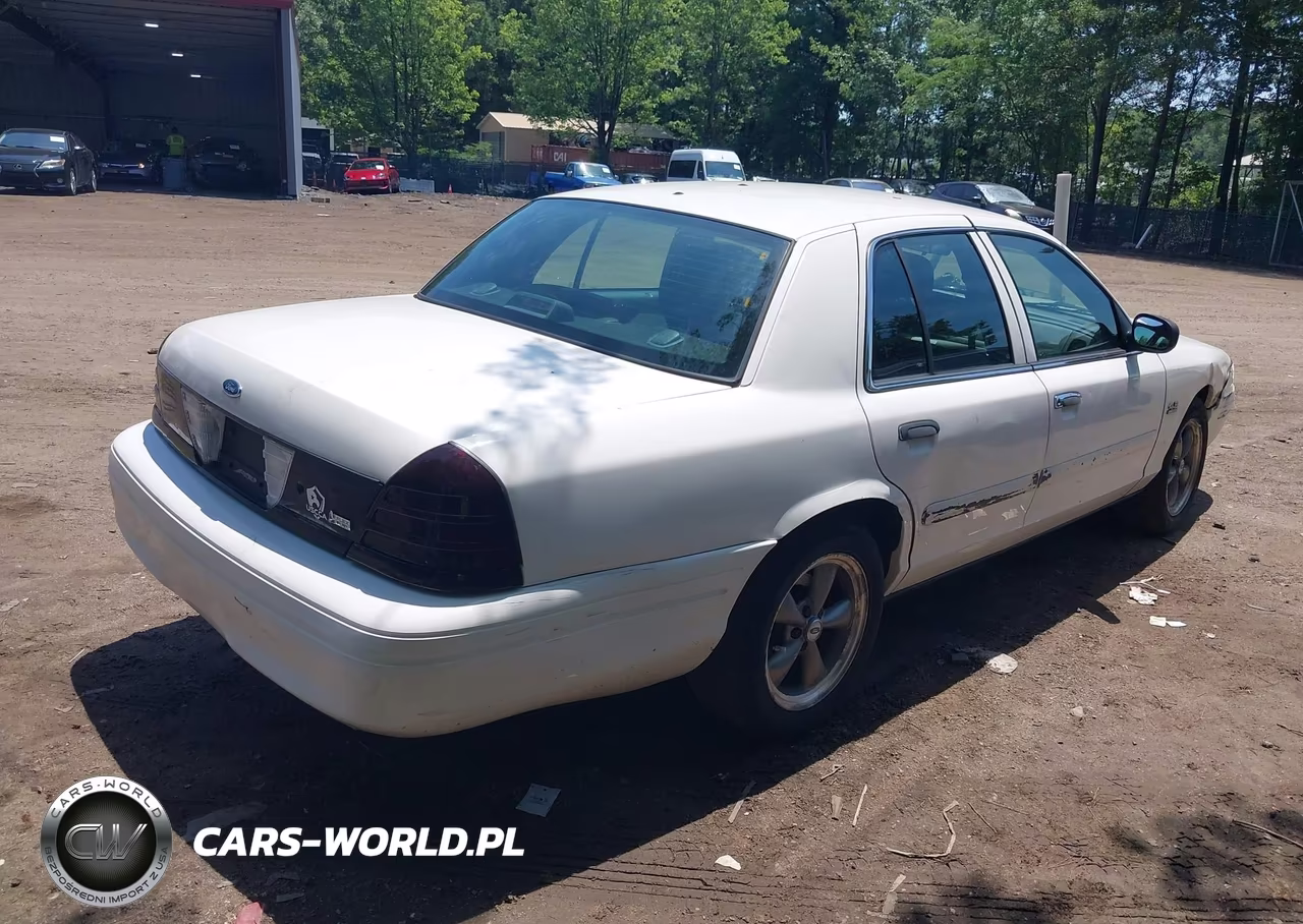 2011 Ford Crown Victoria Police Interceptor VIN:2FABP7BV0BX108537 - 4