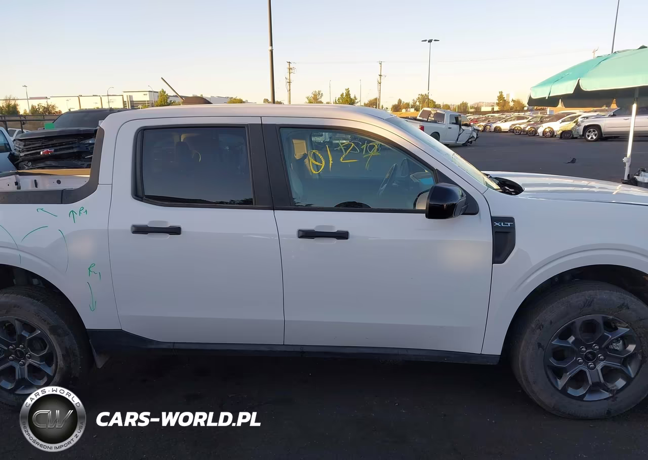 2025 Ford Maverick Xlt VIN:3FTTW8H35SRB64596 - 14