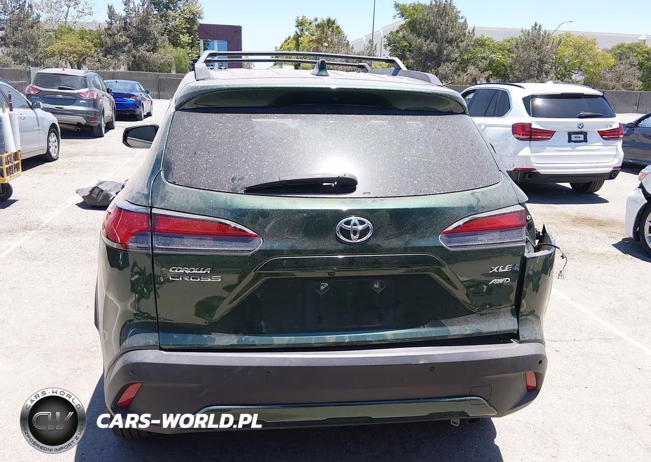 2022 Toyota Corolla Cross Xle VIN:7MUDAABG5NV032371 - 17