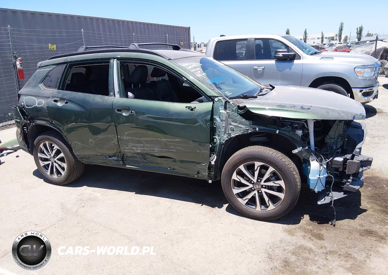 2022 Toyota Corolla Cross Xle VIN:7MUDAABG5NV032371 - 18