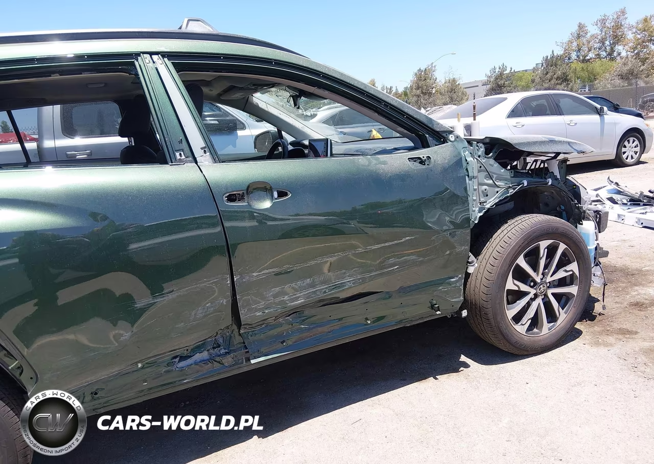 2022 Toyota Corolla Cross Xle VIN:7MUDAABG5NV032371 - 19