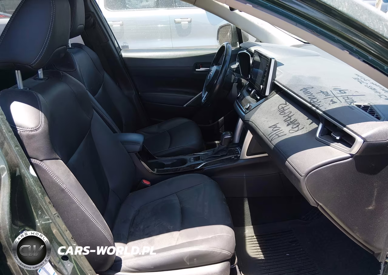 2022 Toyota Corolla Cross Xle VIN:7MUDAABG5NV032371 - 5
