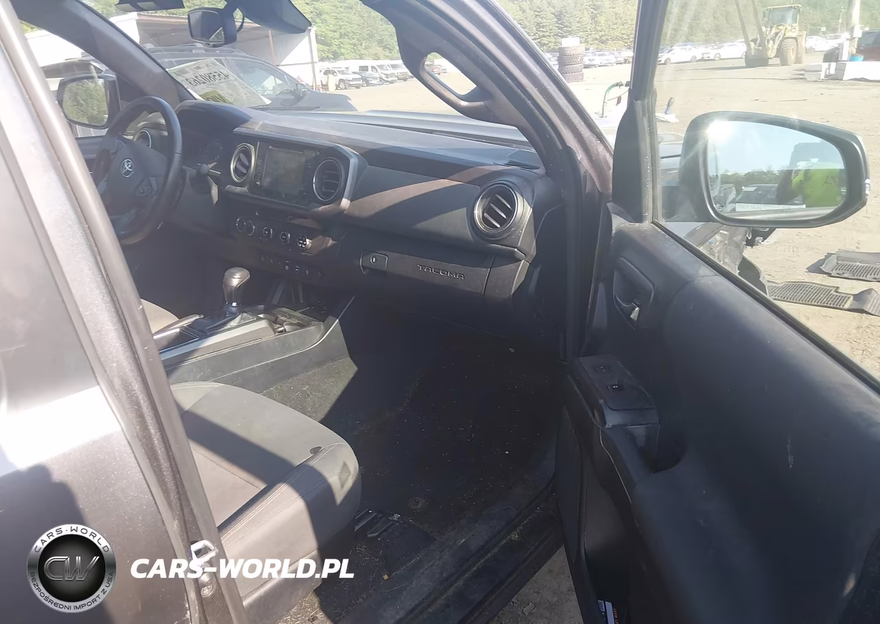 2018 Toyota Tacoma Trd Sport VIN:5TFCZ5AN6JX126334 - 5