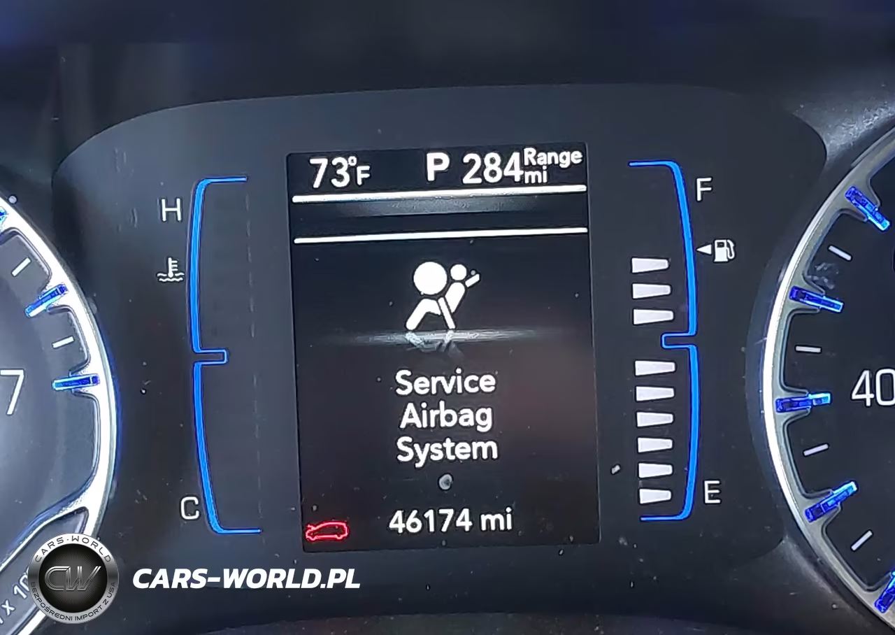 2019 Chrysler Pacifica Touring Plus VIN:2C4RC1FG4KR508389 - 15