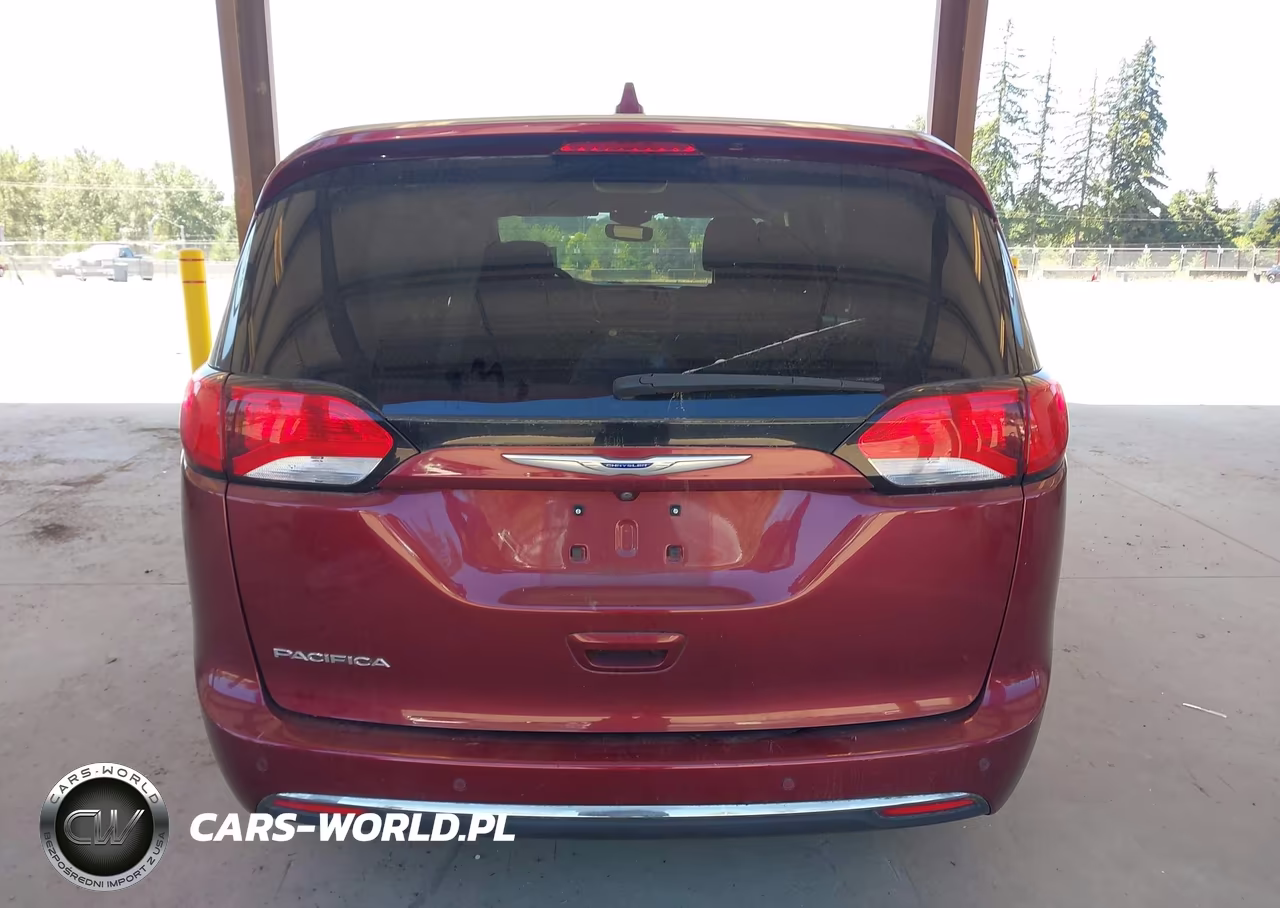 2019 Chrysler Pacifica Touring Plus VIN:2C4RC1FG4KR508389 - 16