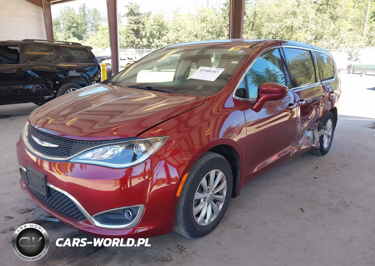 2019 Chrysler Pacifica Touring Plus VIN:2C4RC1FG4KR508389 - 2